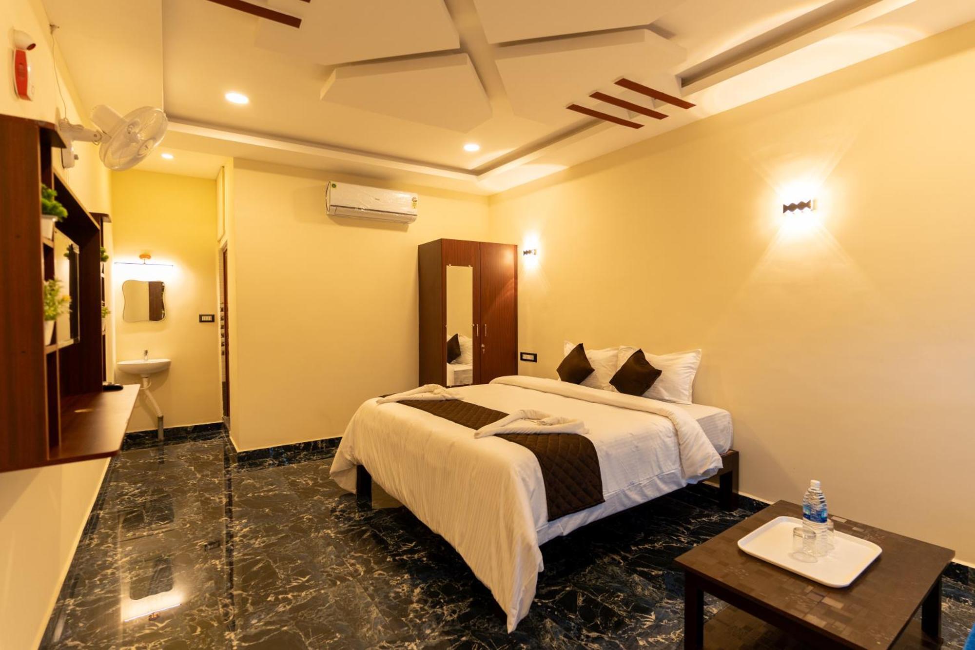 Auro Beach Resort بونديتْشيري المظهر الخارجي الصورة