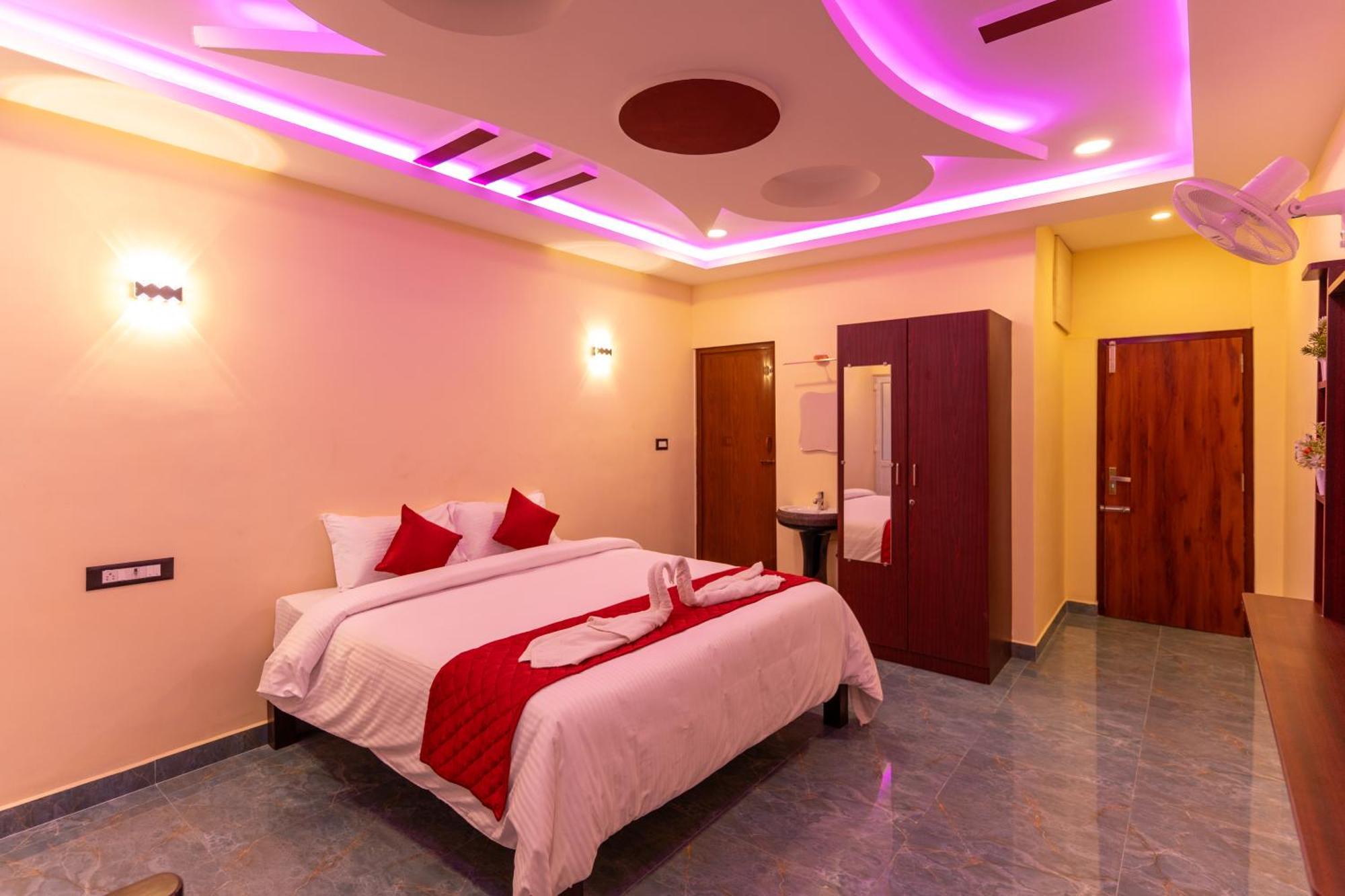 Auro Beach Resort بونديتْشيري المظهر الخارجي الصورة